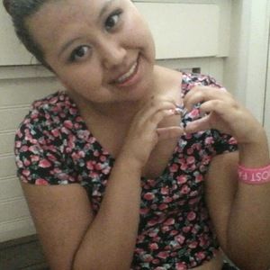 Meet your Posher, Desiree